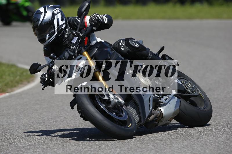 /Archiv-2024/29 12.06.2024 MOTO.CH Track Day ADR/Gruppe rot/26